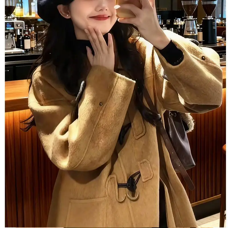 New Unique and Super Beautiful Woolen Coat with Horn Buttons for Deep Winter Thickened Woolen Coat for Short Women Women’s Wear