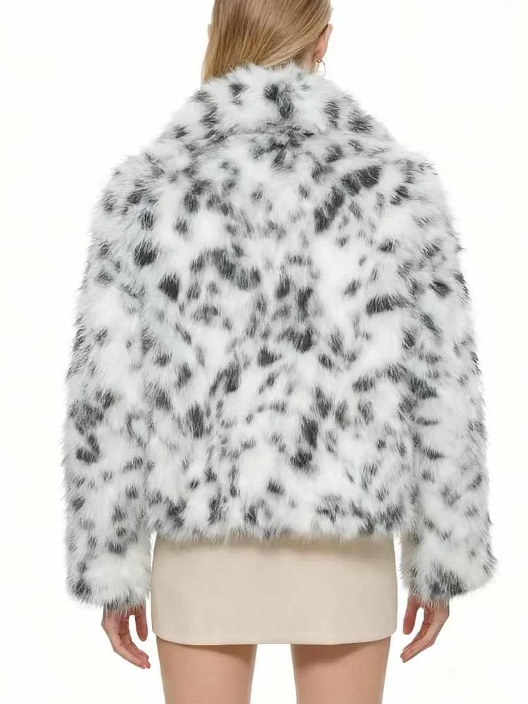 BKQU ليوبارد طباعة فو الفراء سترة للنساء الشتاء سميكة ملابس خارجية شيك كم طويل فضفاض معطف دافئ 2025 سيدة العصرية الحضرية