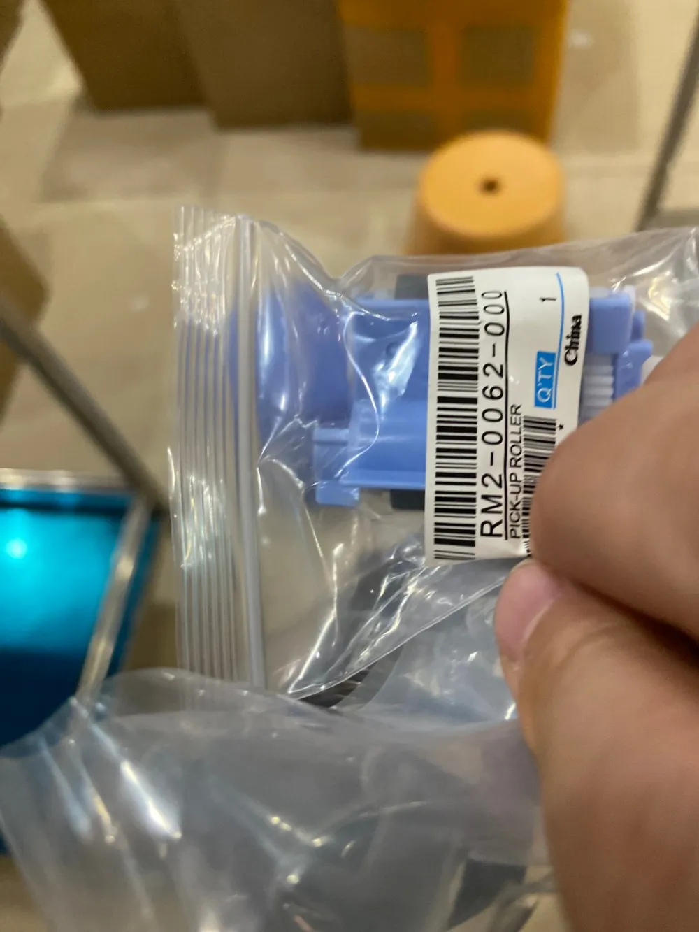 

RM2-6577-000 B5L24-67904 Разделительный ролик захвата для HP Color LaserJet M552 M553 M554 M555 M577 M578 M652 M653 M681 M682