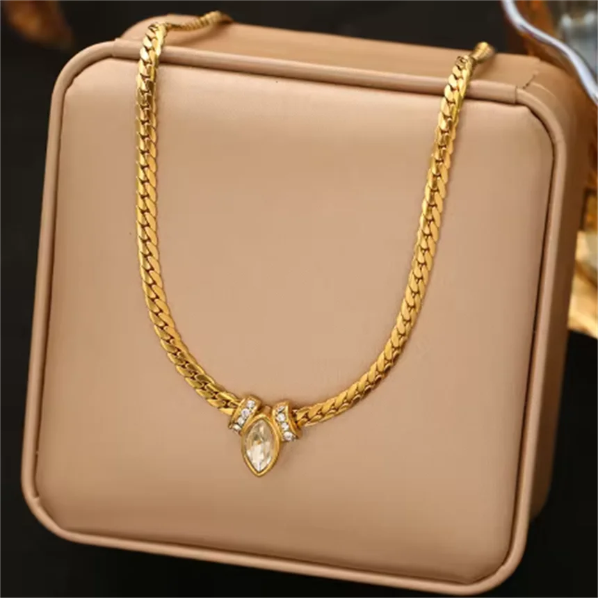 316L Stainless Steel Inlaid Pink White Zircon Eye Pendant Necklace Retro Charm Clavicle Chain Ladies Fashion Exquisite Jewelry