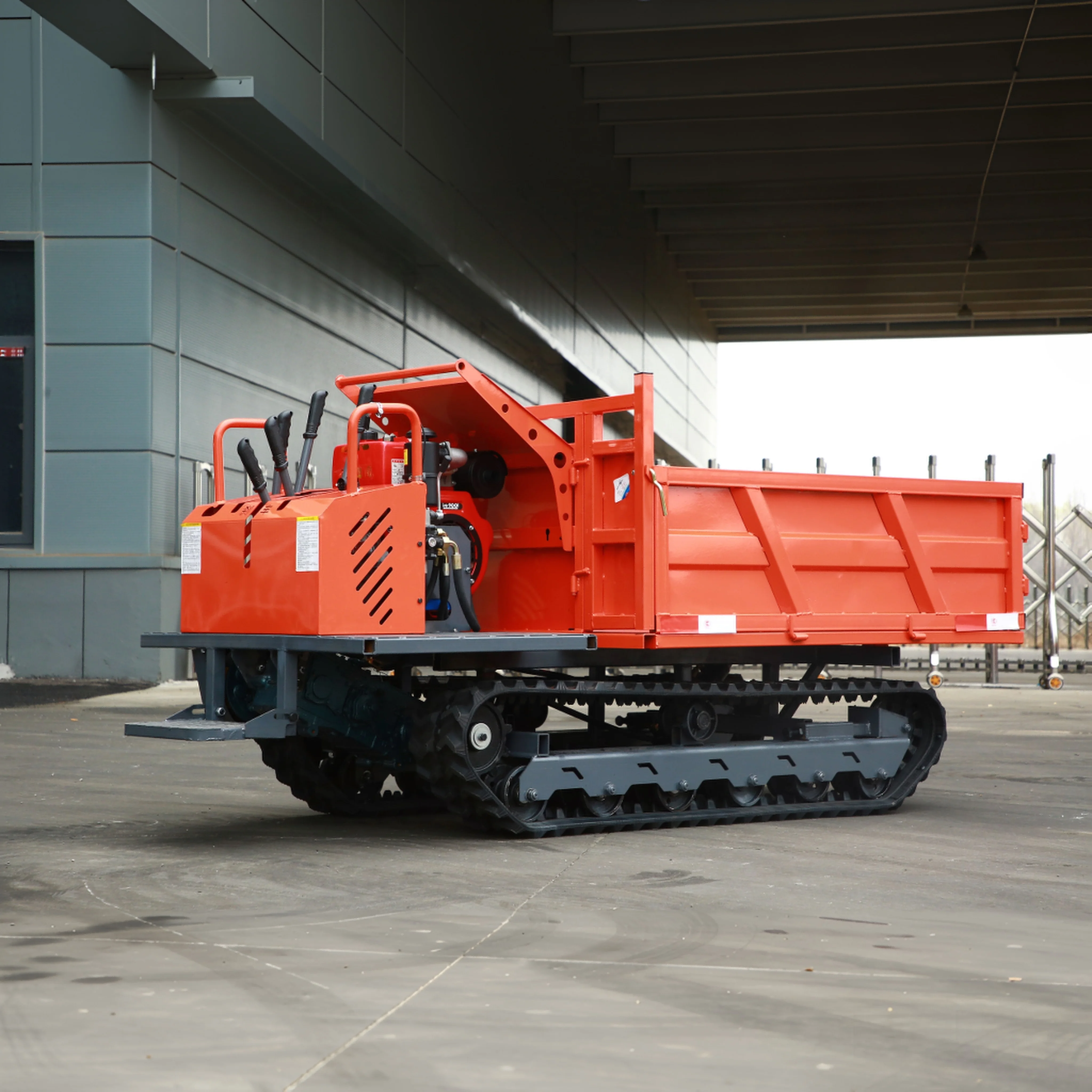 China Factory Crawler Loader 2 Ton  Engine Hydraulic Pump Dump Paddy Field Palm Plantation Farm Use High Load Moment