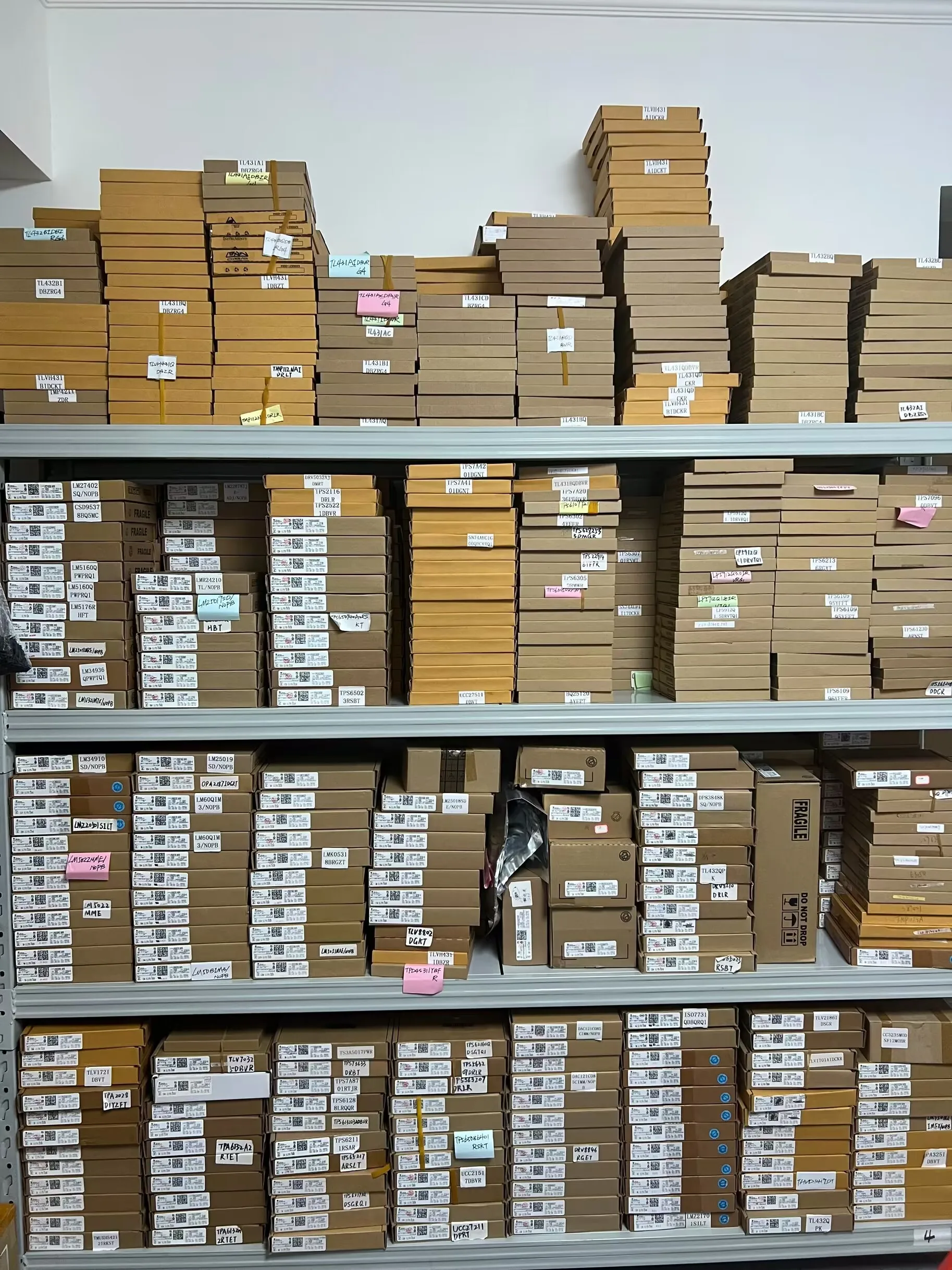 AD5668BRUZ-2REEL7 Digital to Analog Converters - DAC Octal 5V 16bit SPI DAC with reference