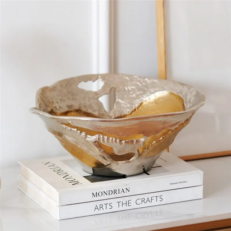 Luxury Gold Silver Hollow Metal Fruit Bowl Creative Desktop Storage Plate Modern Home Decor Ornament for Living Room Table