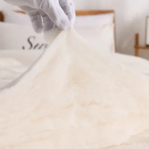 보온 침대용 베개 침구 보온 두꺼운 따뜻한 긴 털 면 학생 도ormitory 침대용 베개 침구 침대용 베개 침구 베개