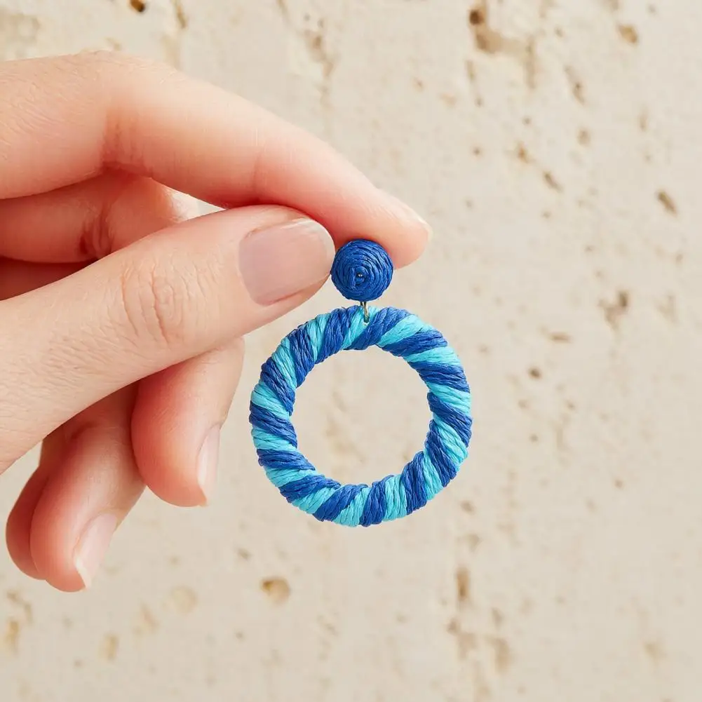Natural Fiber Earrings Boho Raffia Circle Earrings for Women Handmade Straw Rattan Drop Dangle Jewelry Tropical Beach Statement