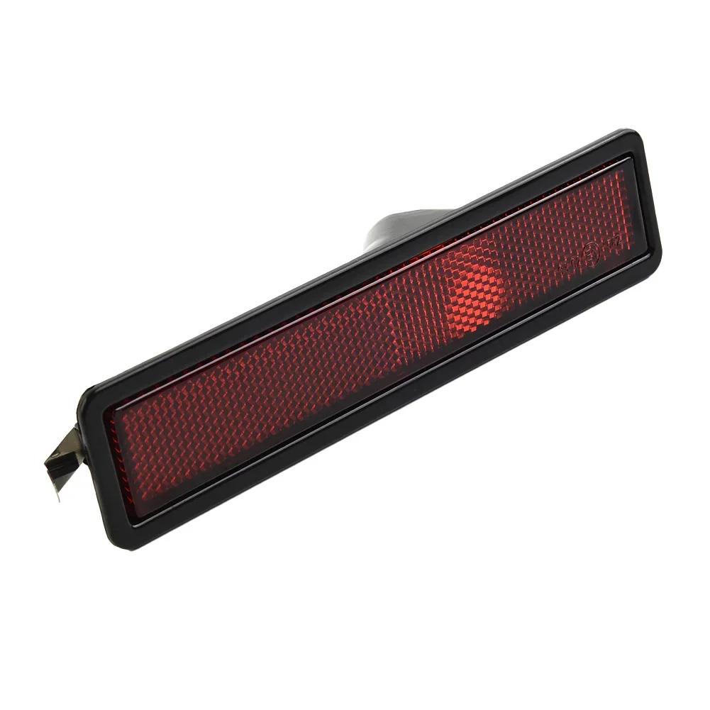 

Car Side Left / Right Replacement Rear Bumper Side Marker Light For BMW E30 E32 E34 3 Series Red Color Turn Signal Light