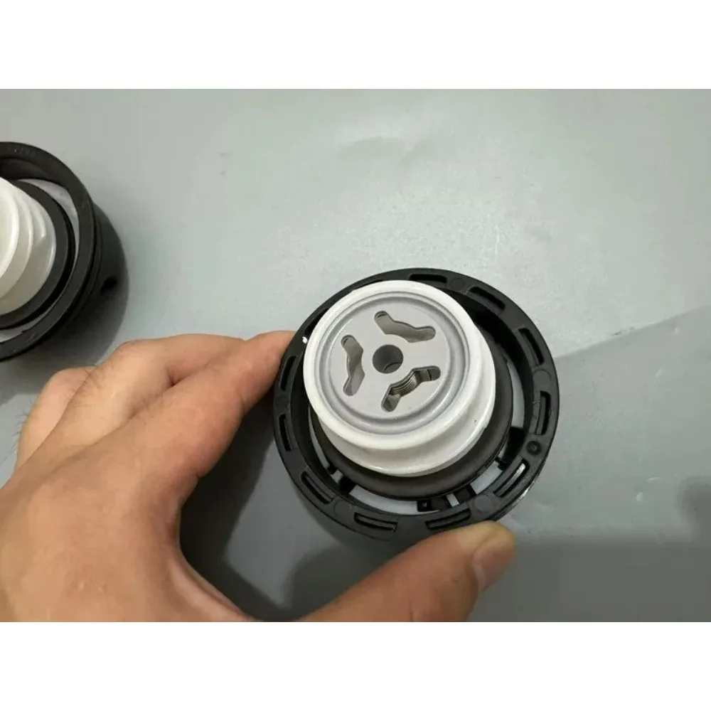 Genuine China Fuel Tank Cap for Cadillac XT4 XTS ATSL for Chevrolet Aveo Trax ‌Encore‌