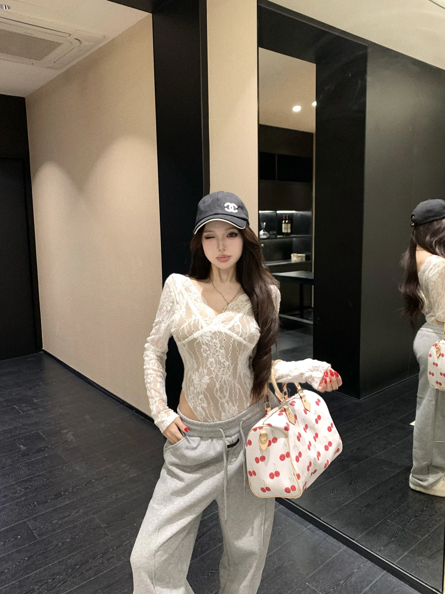 

Pure Desire Women's Lace Bodysuit V-Ne Slim Fit Long Sve Base irt Korean Sle Commute Floral Pattern Easy Care