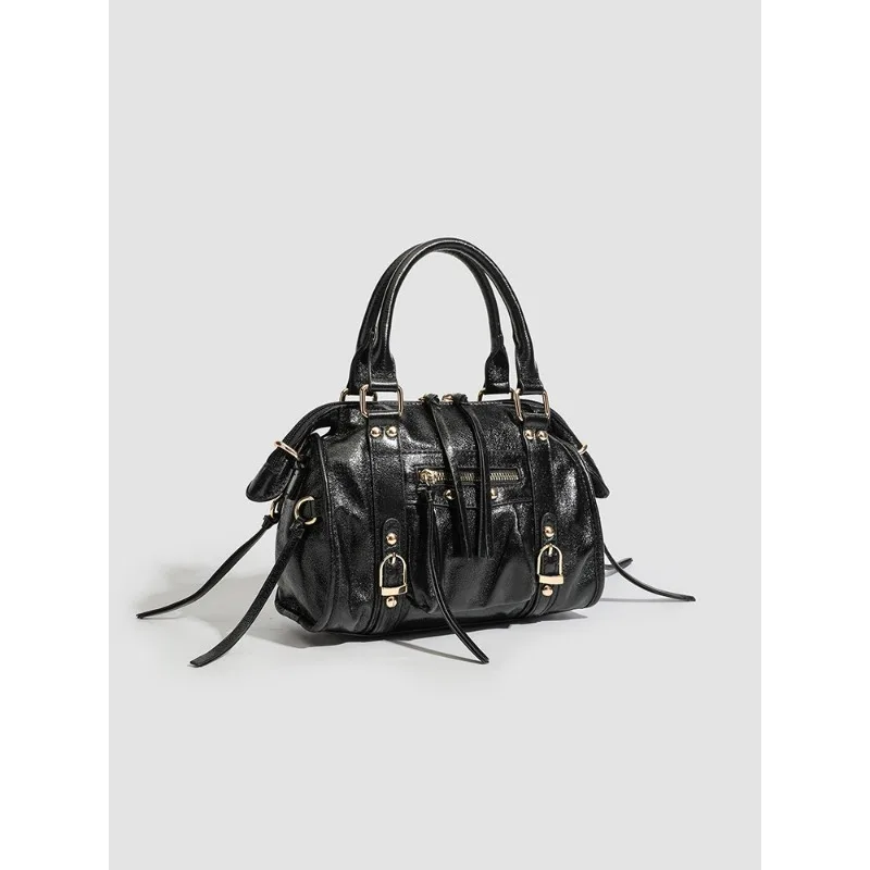 2026 new fashion rivet large-capacity locomotive bag, single shoulder oblique span bag