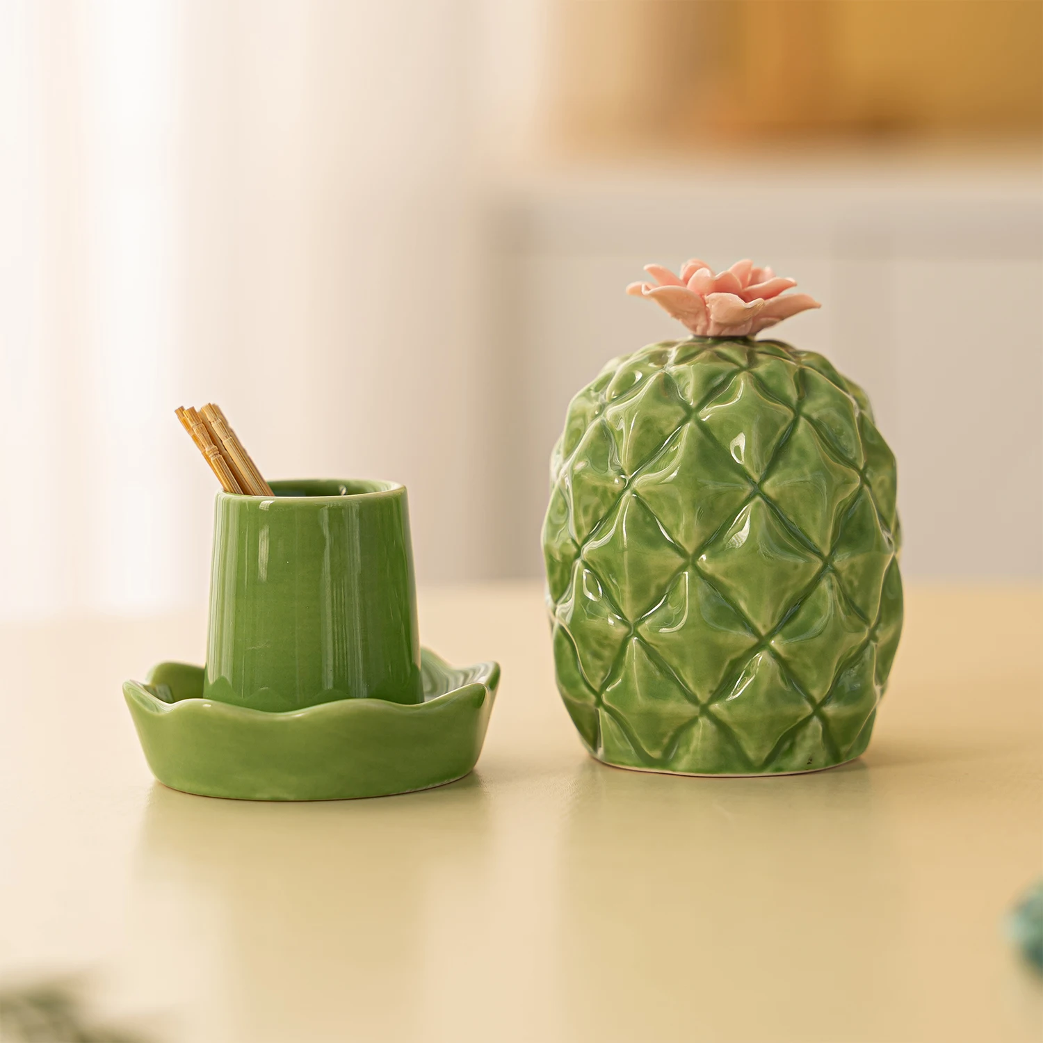 Cactus Ceramic Toothpick Holder Dispenser with Lid Living Room Dining Table Table Decoration Toothpick Jar
