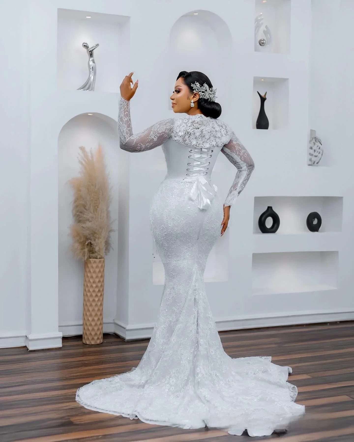 Customized Luxurious Lace Beads Modest Wedding Dress with Removable Skirt Robe De Marriage Vintage Lace Long Sleeves Bridal Gown