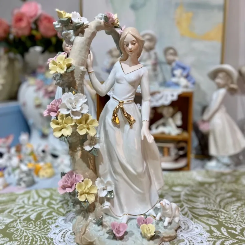 Wedding gift ornament beautiful woman couple European luxury character villa home ornament