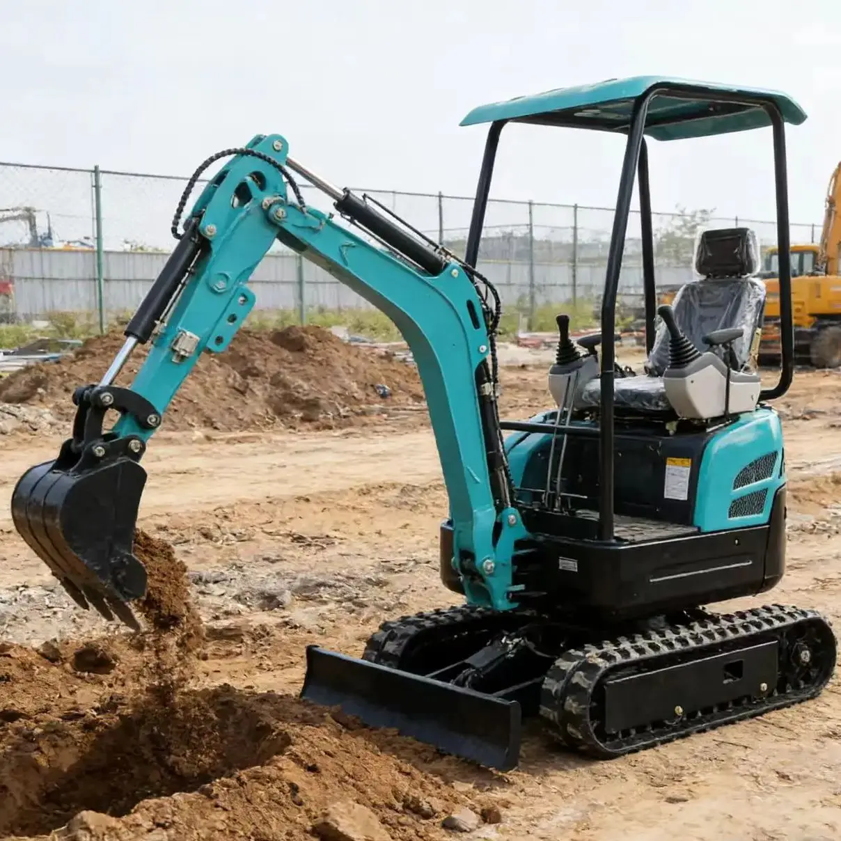 

Индивидуальный мини-экскаватор на гусеничном ходу 1.5T с дизельным двигателем Kubota, сертификат CE, цена от производителя