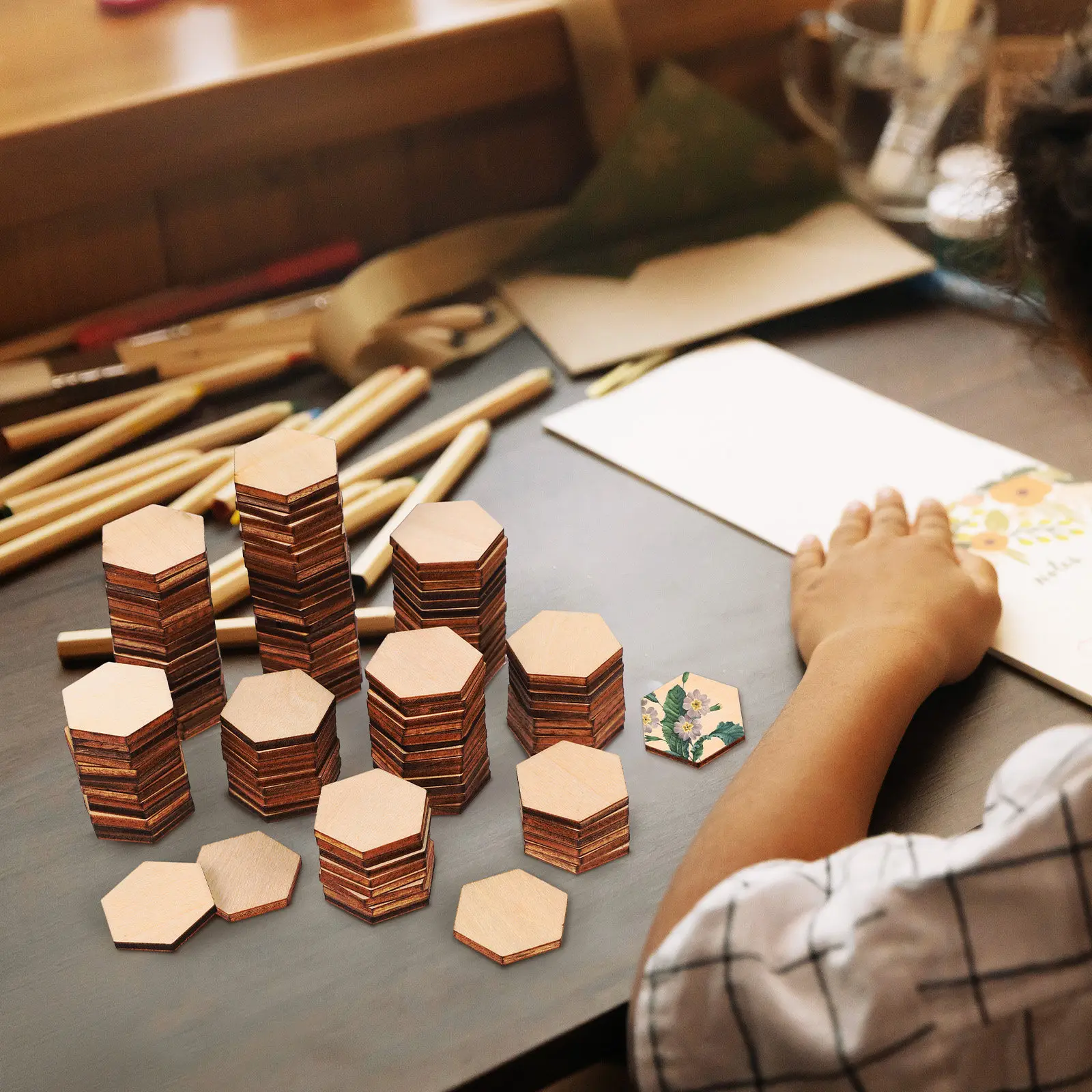 200Pcs Beech Wood Hexagon Pieces Unfinished Smooth Wooden Shapes for Crafts Home Decoration Wall Art DIY Wooden Ornaments