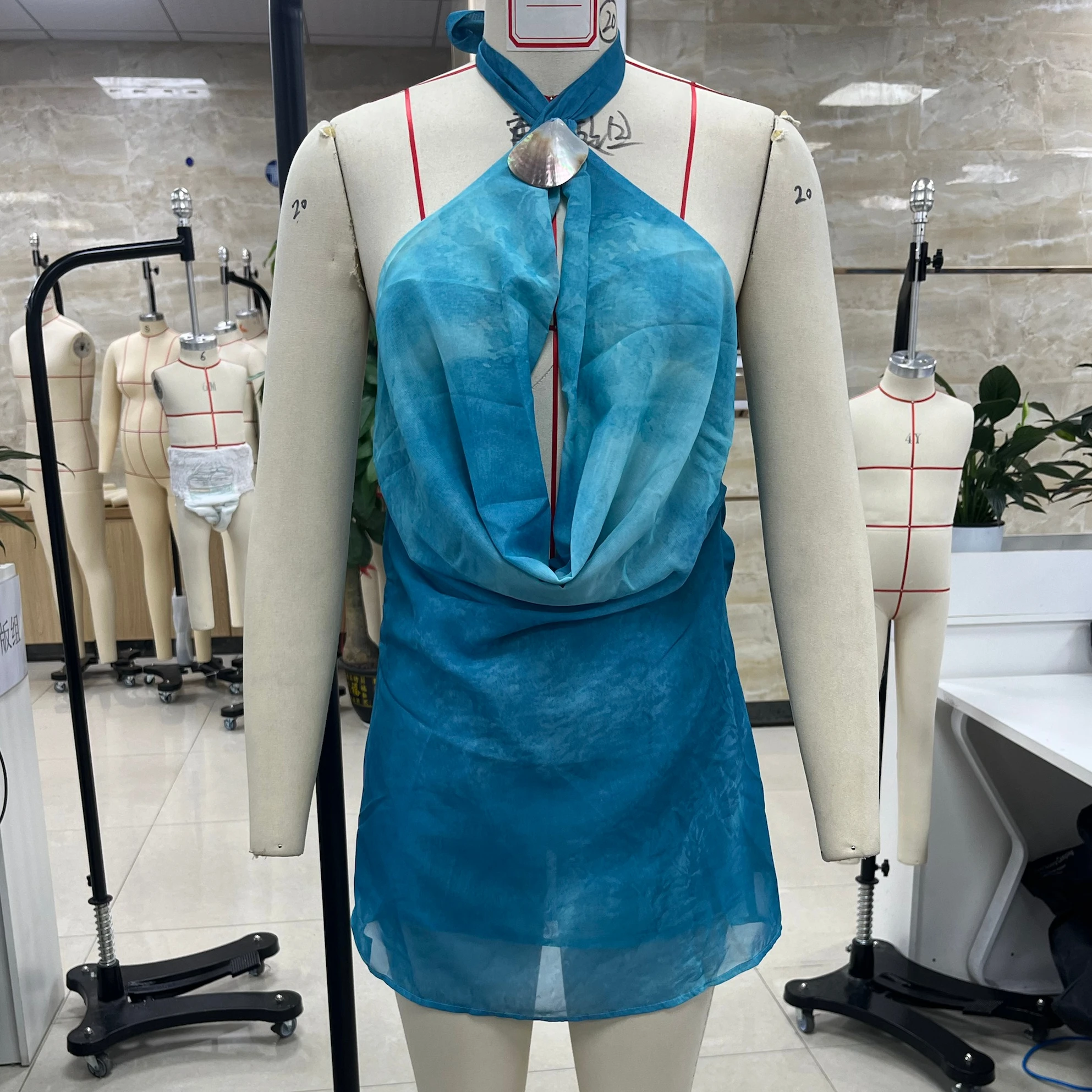 Strand Dames Halterneck Backless Mini-jurk Sexy Stijlvolle Tie Dye Decoratieve Shell Mouwloze Col Jurk