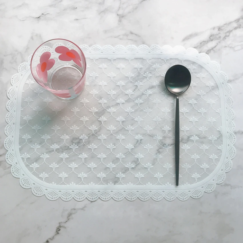 Imitation Lace Placemats for Dining Table, Plastic Kitchen Place Mat, Heat-Resistant Waterproof Washable Insulation Coffee Mats