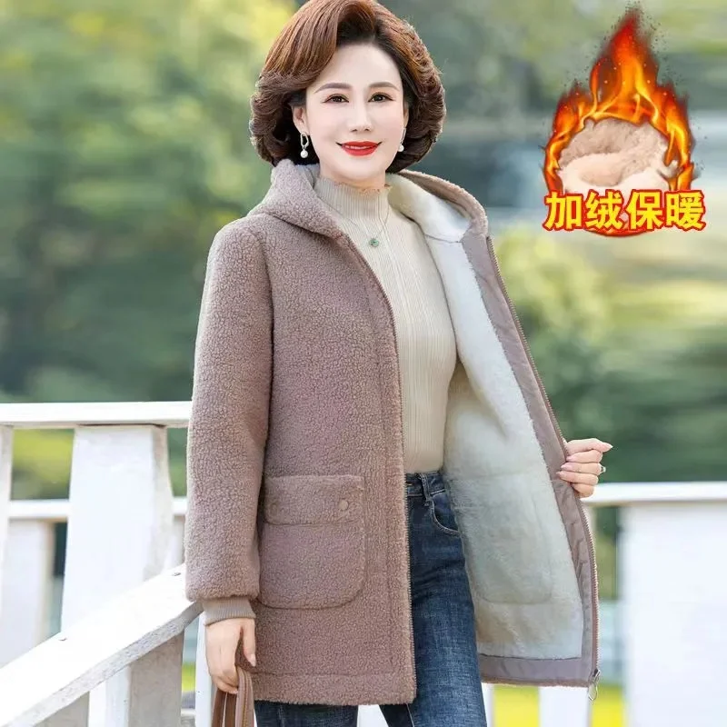 New Lamb Wool Jacket Women Autumn Winter Middle-Aged Elderly Cotton-Padded Coat Parkas Mother Large Size Hooded Overcoat Female