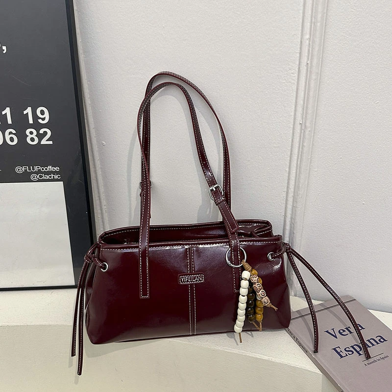 

Luxury Unique Casual Messenger Bag Elegant Large Capacity For Stylish Women Commuter Use Fashionable