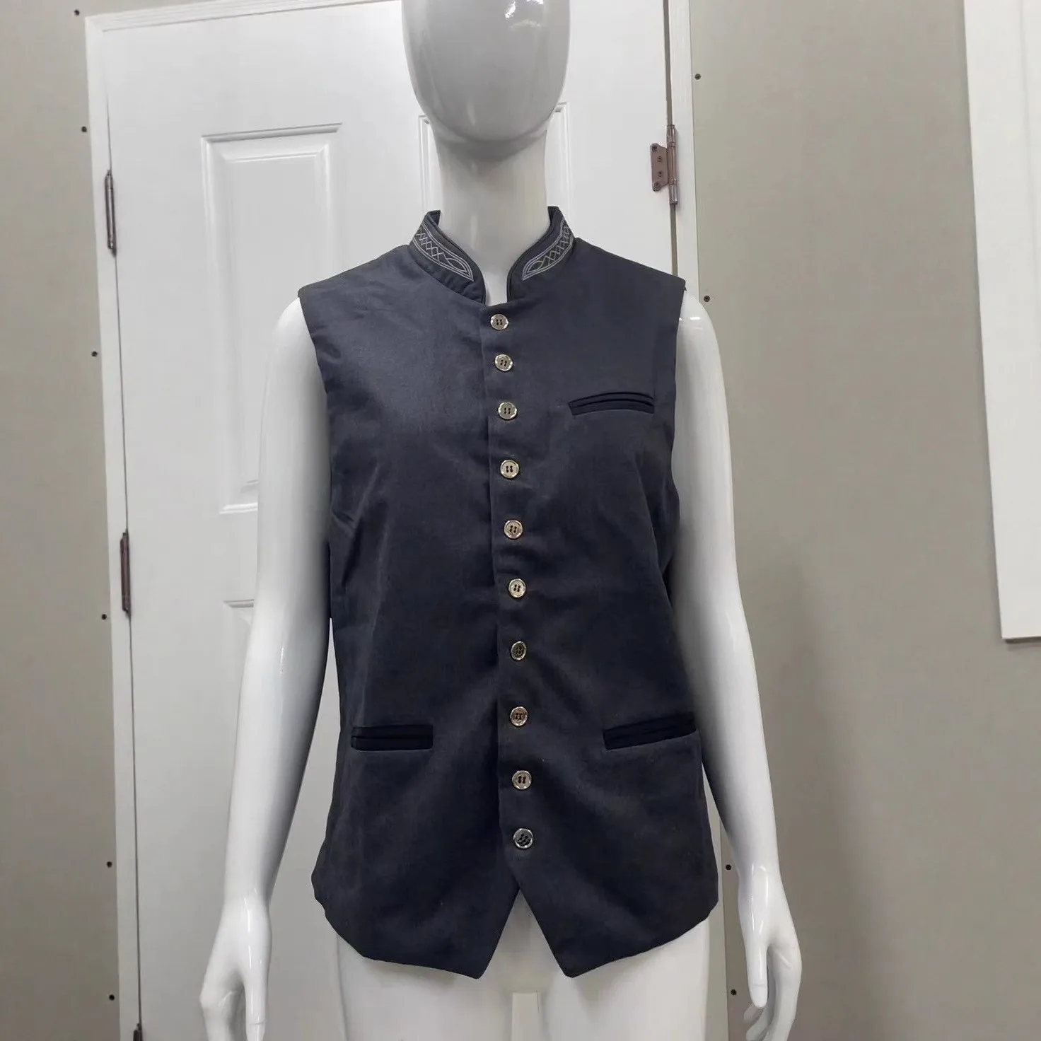 Women's Slim Fit Single Breasted V Neck Sleeveless Vest for Casual Office Wear Lightweight Layering Summer Vest with Button