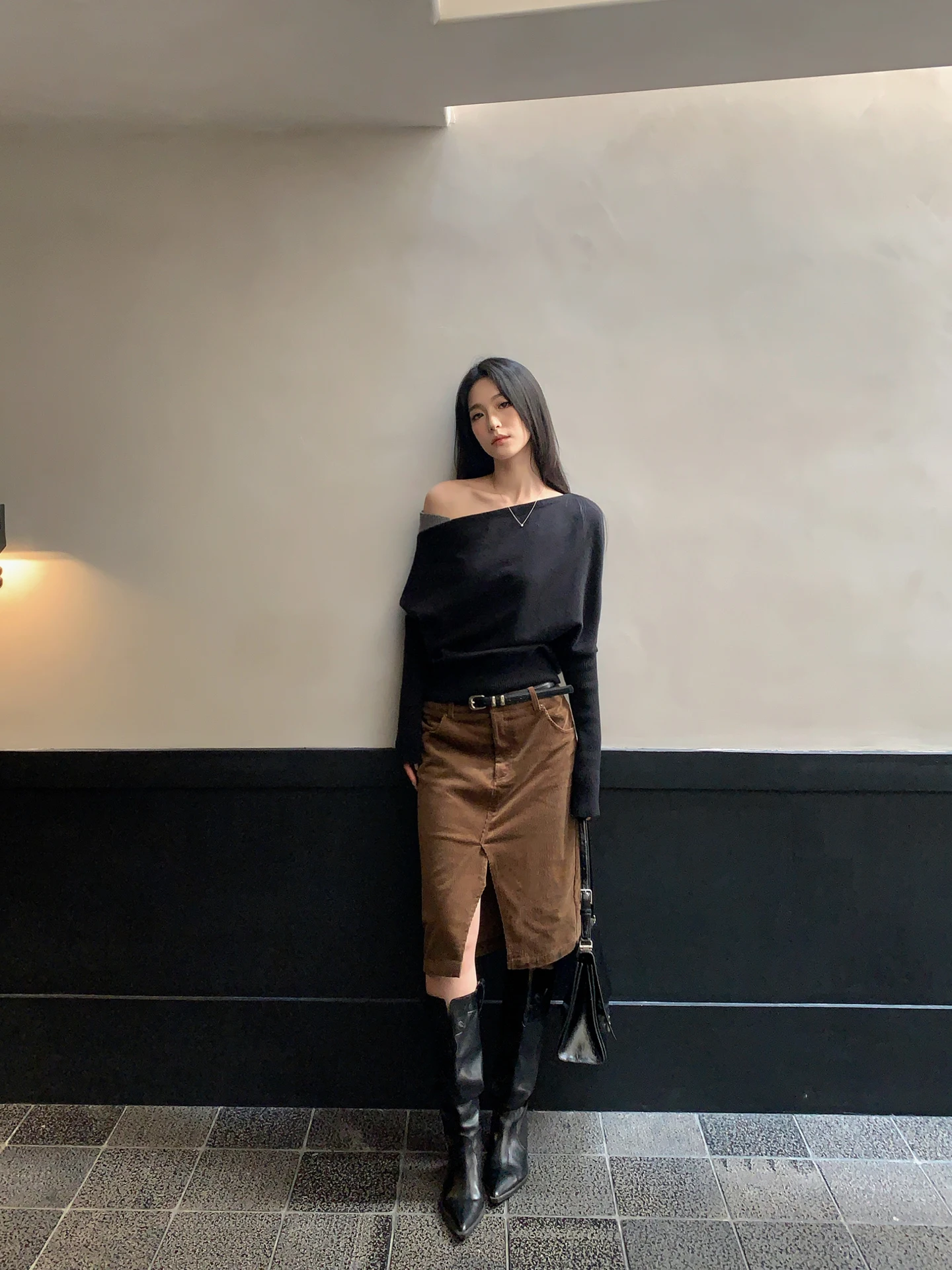 

High Waist Corduroy Pencil Skirt Women's Coffee Color Spring New Sle Asymmetrical Zipper Design Faionable Ladies Skirt