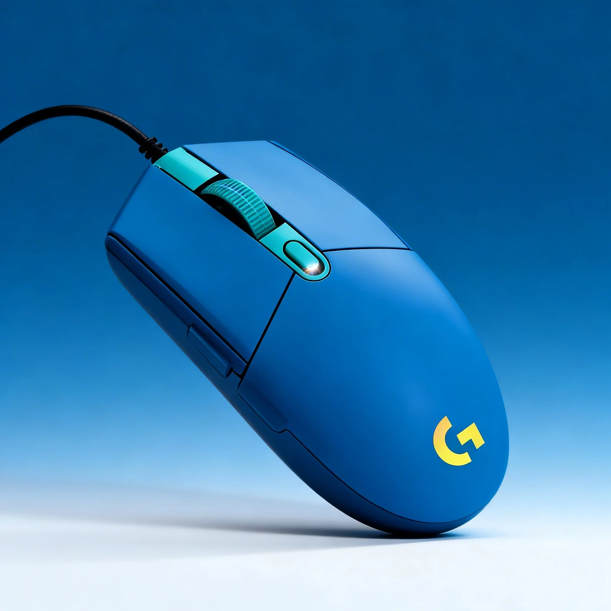 

Logitech G102 — мощная мышь для киберспорта с разрешением 8000 DPI для точного отслеживания, с механическим ощущением при нажатии.