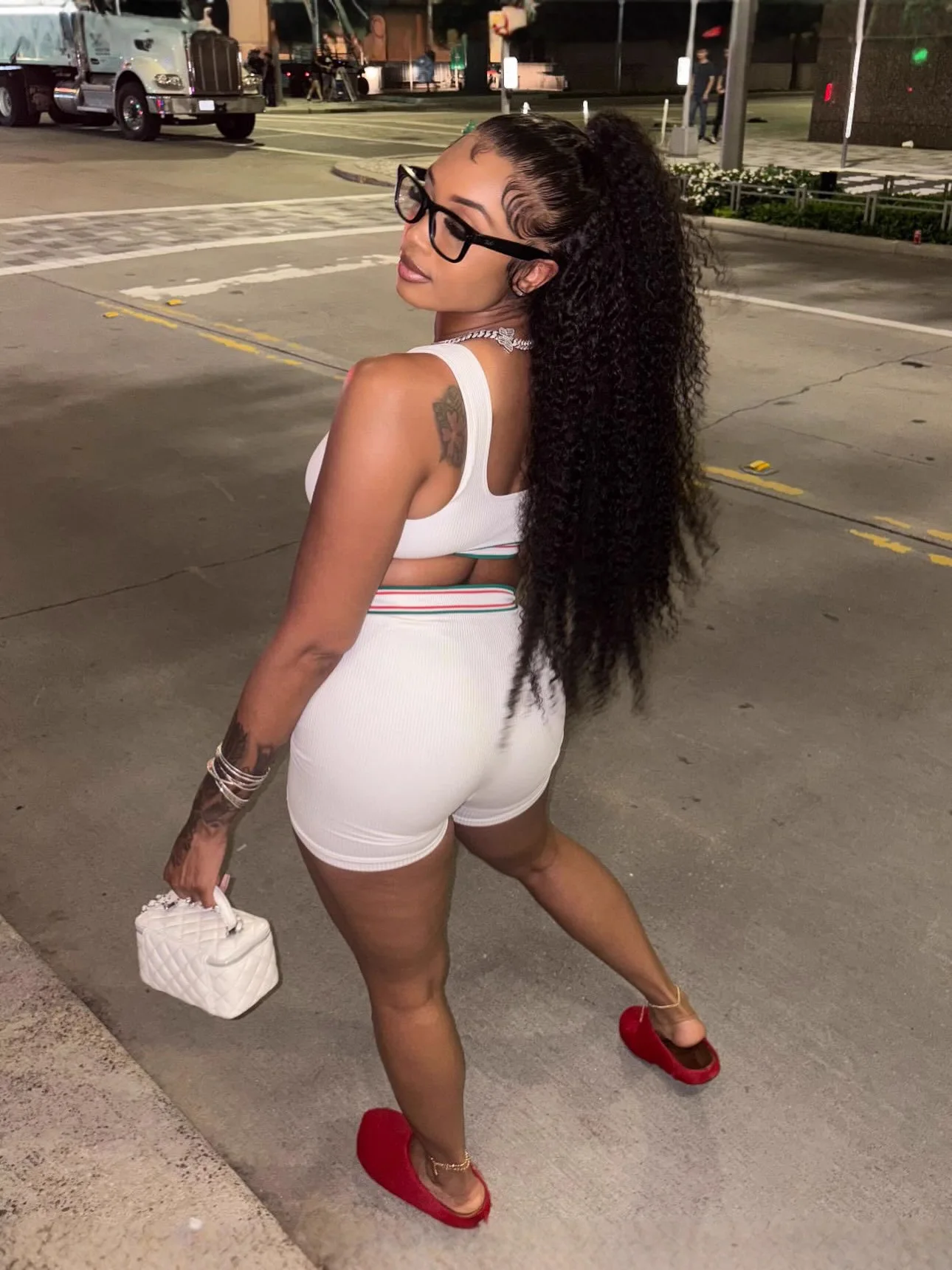 Elegante senhora carta impressa jogger 2 peça conjunto feminino sem mangas colheita superior e shorts ternos 2025 outono casual fatos de treino esportivos