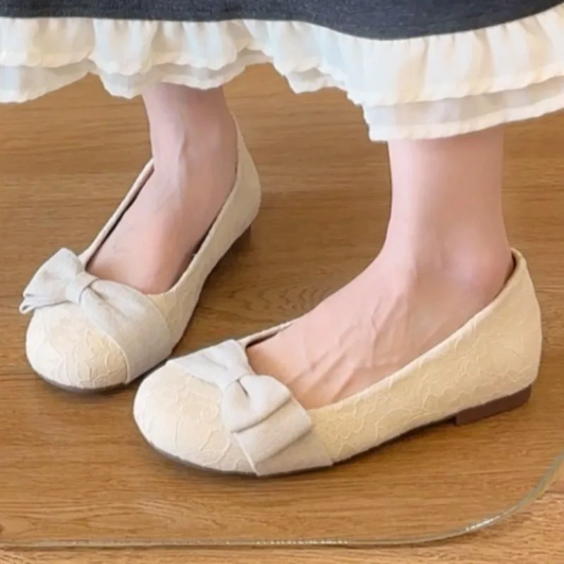 

Elegant Lace Round Toe Low Heel Pumps for Women Sweet Bow Knot Decorated Mary Jane Shoes Cute Lolita Shoes Luxury Designer Shoes