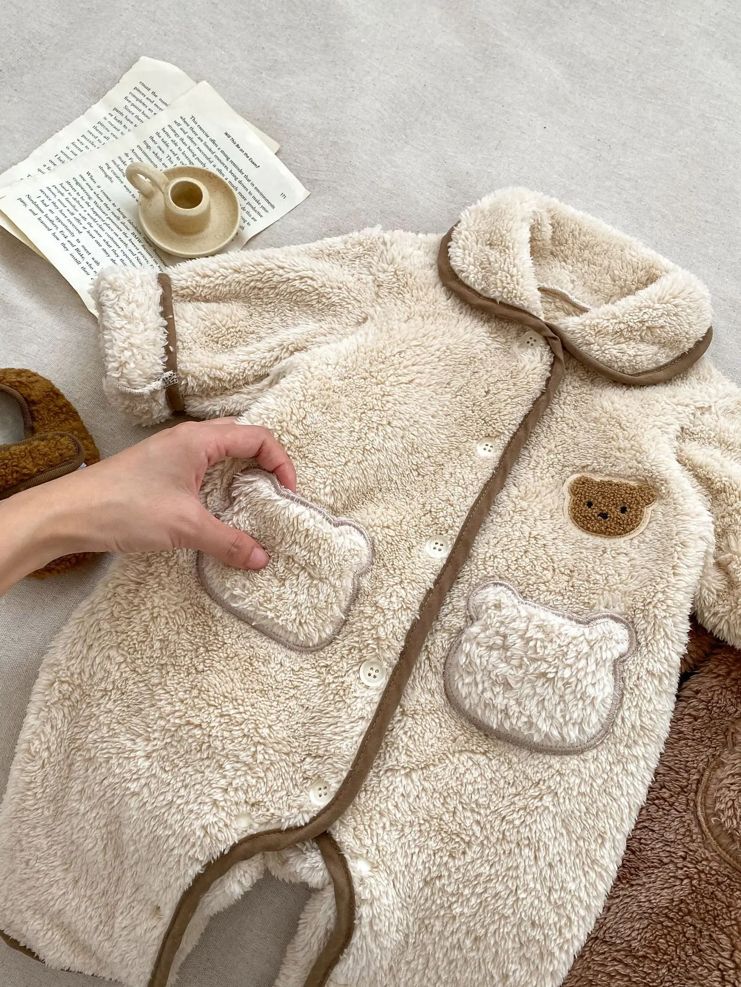 2024 Winter New Baby Long Sleeve Lapel Romper Newborn Cute Bear Pajamas Infant Boy Girl Plus Velvet Thick Warm Jumpsuit 0-24M