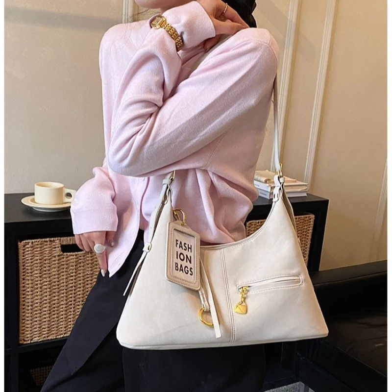 

Women's Retro Hobo Shoulder Bag with Tag Detail & Side Pocket Adjustable Strap, Casual Style for Daily Errands & Weekend Outings