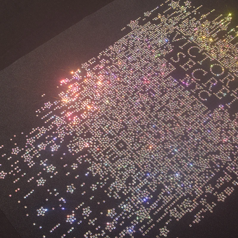 قماش كبير لامع وعصري مع حروف ماسية منقوشة ملابس DIY، قمصان، هوديس، ملابس وإكسسوارات من الدنيم