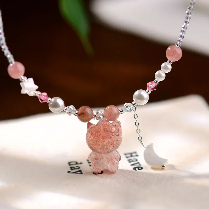 Strawberry crystal pendant summer dopamine cat handmade necklace ins exquisite three-dimensional grass sweet strawberry