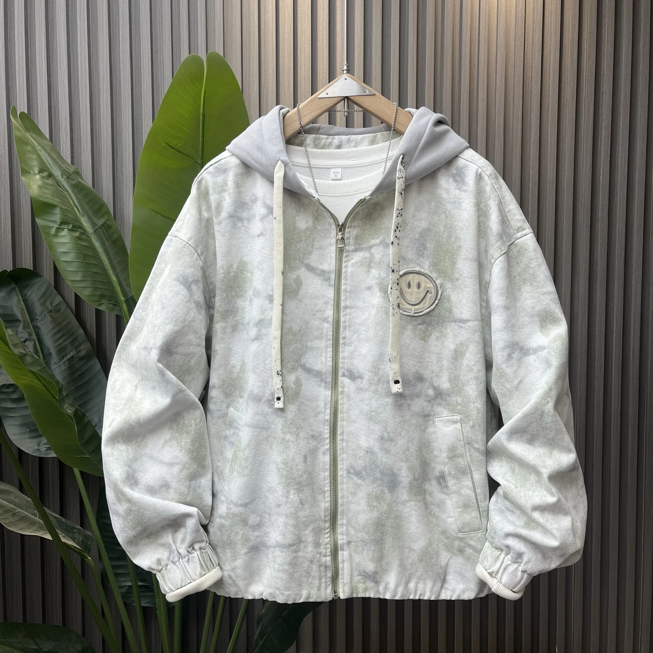 

Retro American Sle Men's Jaet with Hood Embroidered Waed Denim Loose Casual Outerwear for Spring And Autumn