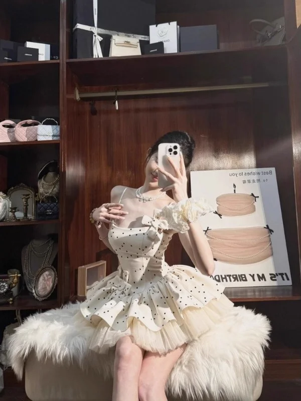 abito-principessa-pure-desire-peach-auntie-stile-balletto-corto-in-rete-aderente-e-voluminoso-con-design-a-vita-alta-e-cerniera-senza-maniche
