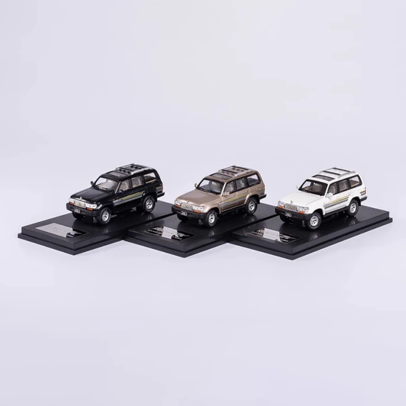 KengFai 1:64 Scale TYT LC80 SUV จําลองรถโลหะรุ่น STATIC คอลเลกชันตกแต่งวันหยุดของขวัญของเล่นของขวัญของที่ระลึก