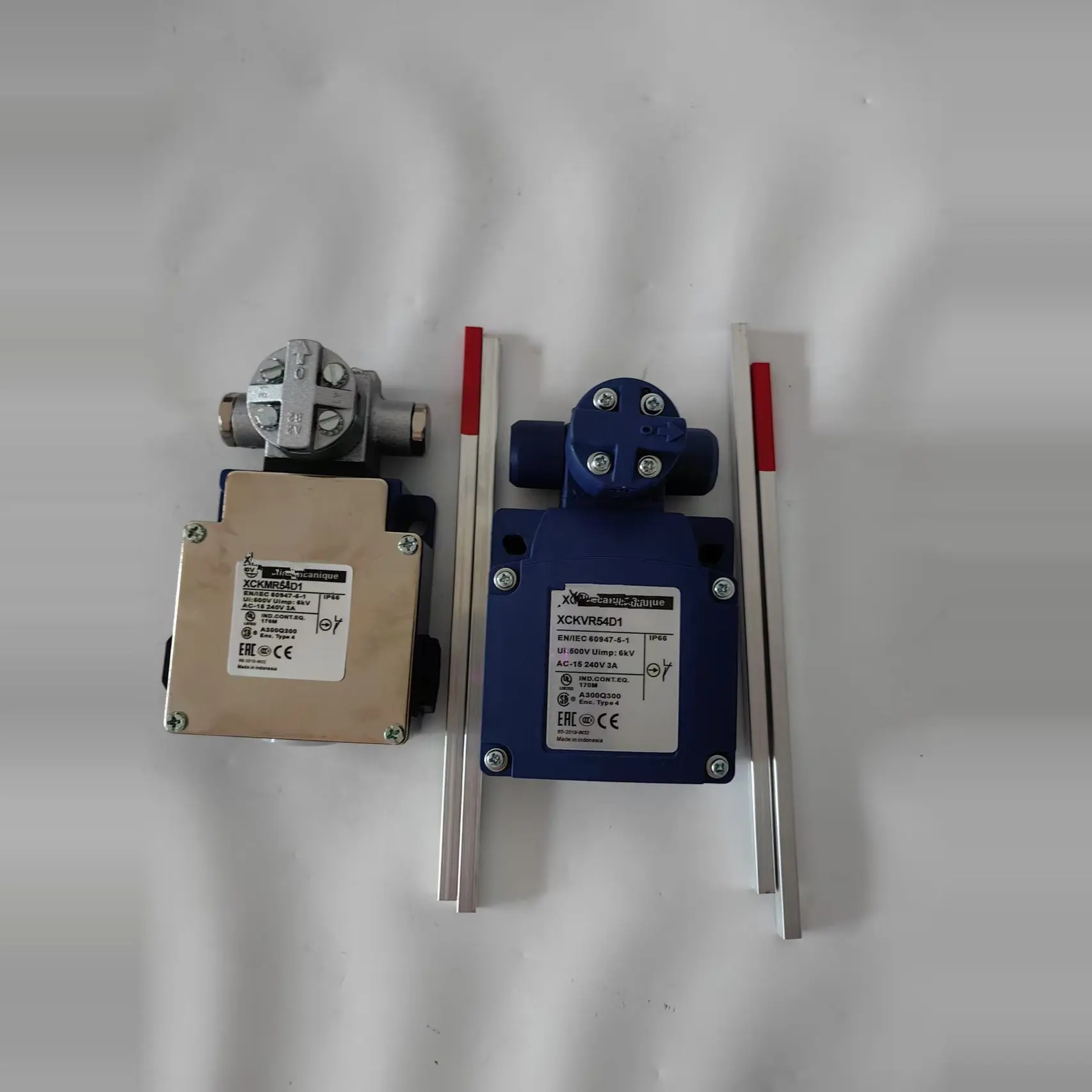 

Новый крестовый концевой выключатель XCKMR54D2