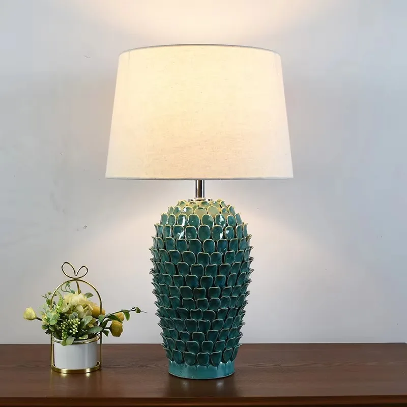 Contemporary ceramic desk lamp, luxurious creative living room, bedroom, study, hotel engineering desk lamp