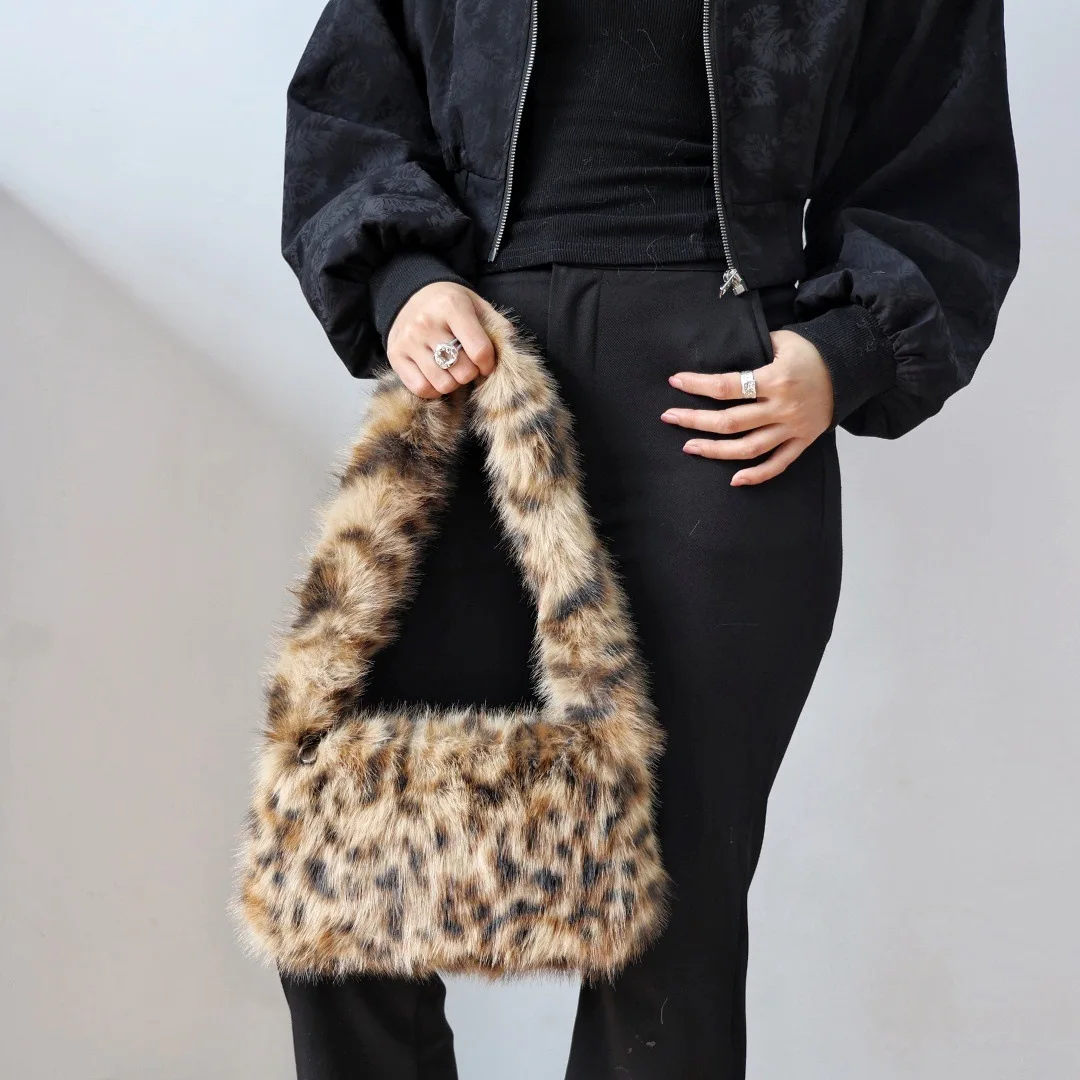 Y2K Trendige Plüsch-Unterarmtasche Damen Herbst-Winter Mode Einzelhandtasche Leopardenmuster-Tasche für Streetstyle – Detail 20