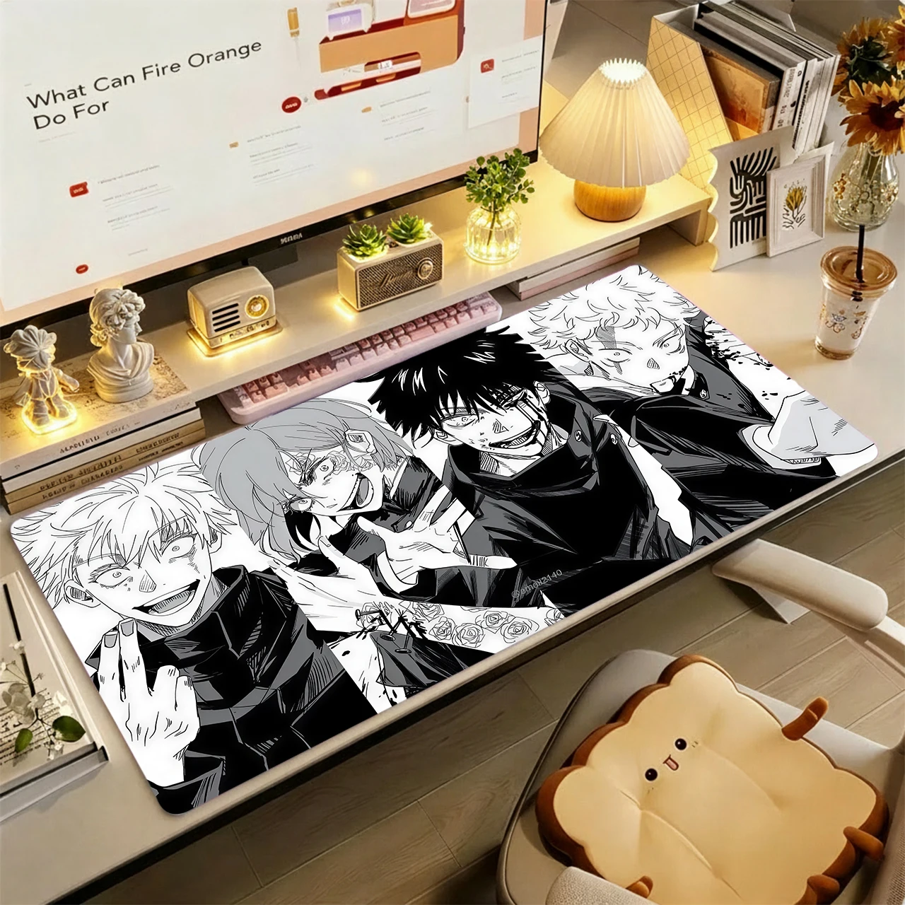 Gaming-Mauspad, Große Schreibtischunterlage, Rutschfest, Genähte Kanten, Schwarz-Weiß Anime-Charakter-Druck, Erweitertes Pad für Zuhause und Büro