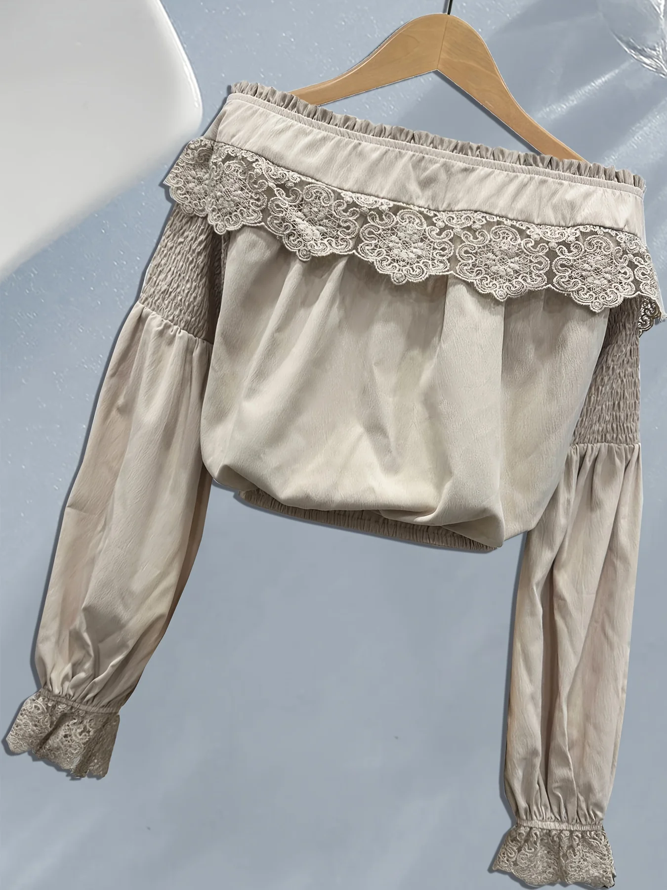 Women Off Shoulder Shirt Blouse Lace Ruffle Cropped Top Lantern Sleeve Autumn Elegant Casual Retro Ethnic Blouse Shirts 2025