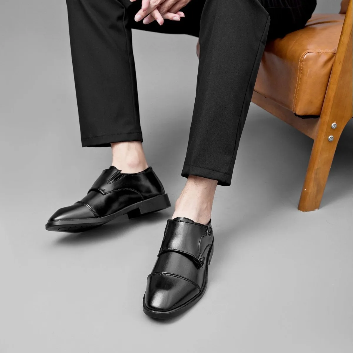 Business formal men's shoes 2026 new four season leather shoes men's British style small square toe derby shoes