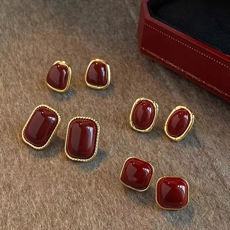 

2024 New Vintage Wine Red Love Earrings Elegant Temperament Suitable For Women To Wear Jewelry Gifts