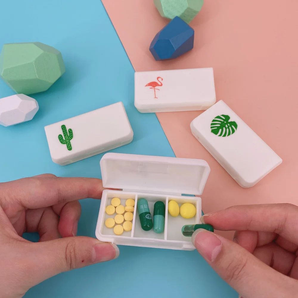 Mini Organizer Case 3 Grids Pill Box Tablet Flamingo Cactus Leaf Pill Case Dispenser Medicine Boxes Dispensing Medical Kit