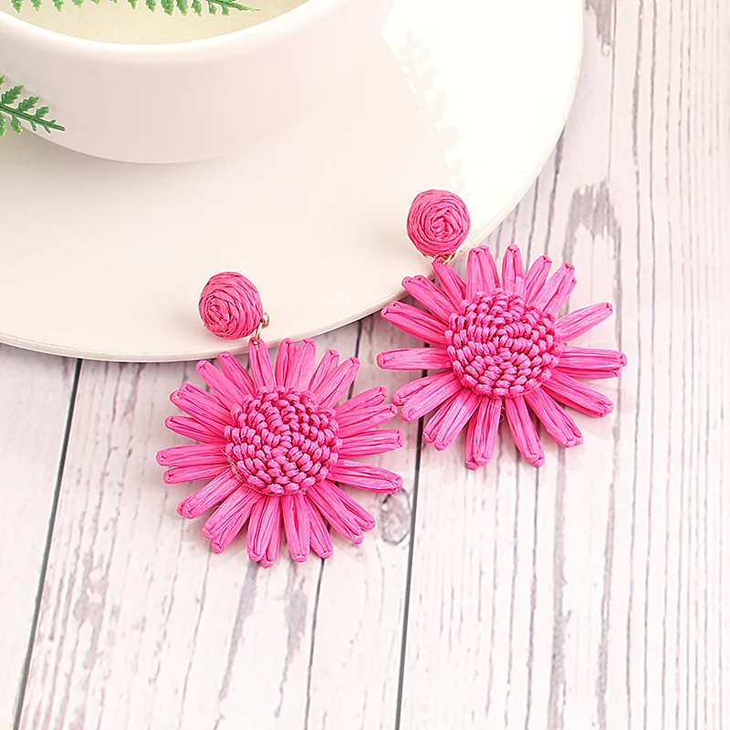 Bohemian Handmade Raffia Earrings Sweet Daisy Flower Drop Earrings  Summer Ethnic Beach Earrings Gifts Vacation Party Jewelry