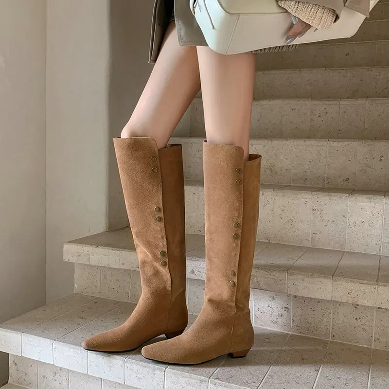 

Новое поступление, современные сапоги до колена из коровьей замши с острым носком, расклешенные туфли в уличном стиле