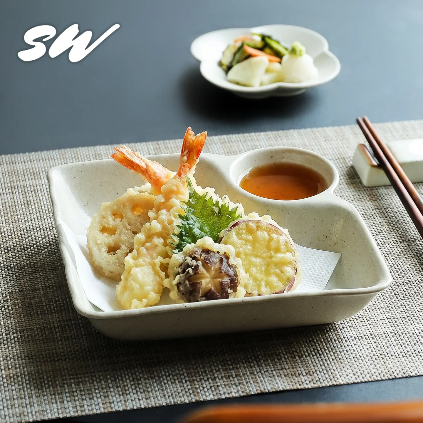 HYS Jingdezhen ceramic dumplings, trays, vinegar plates, household trays, divided dining tableware