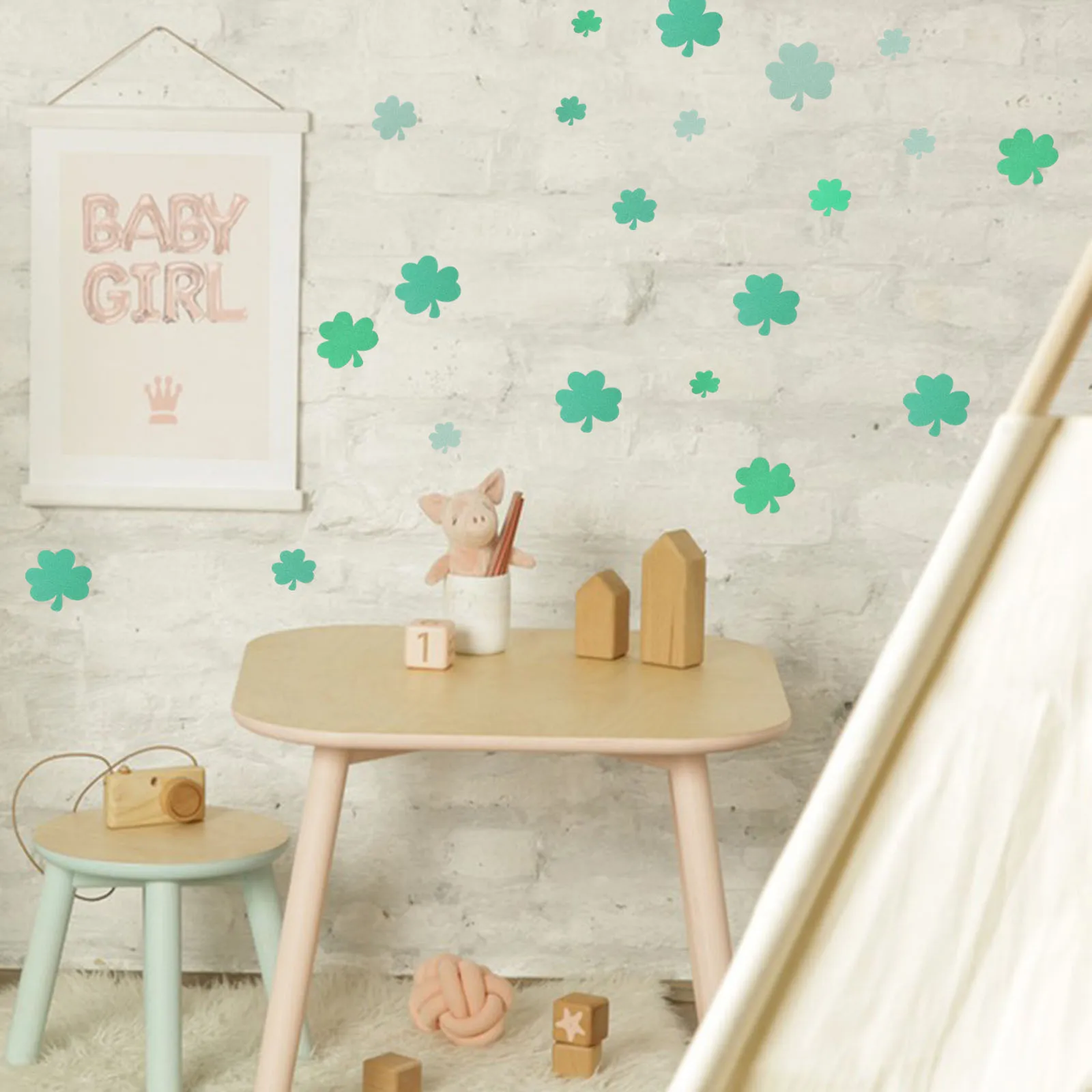 

1Set Glitter Shamrock Paper Cutouts Unique Wall Decors for Party Classroom Kindergarten Bulletin Board Decor Party Decor