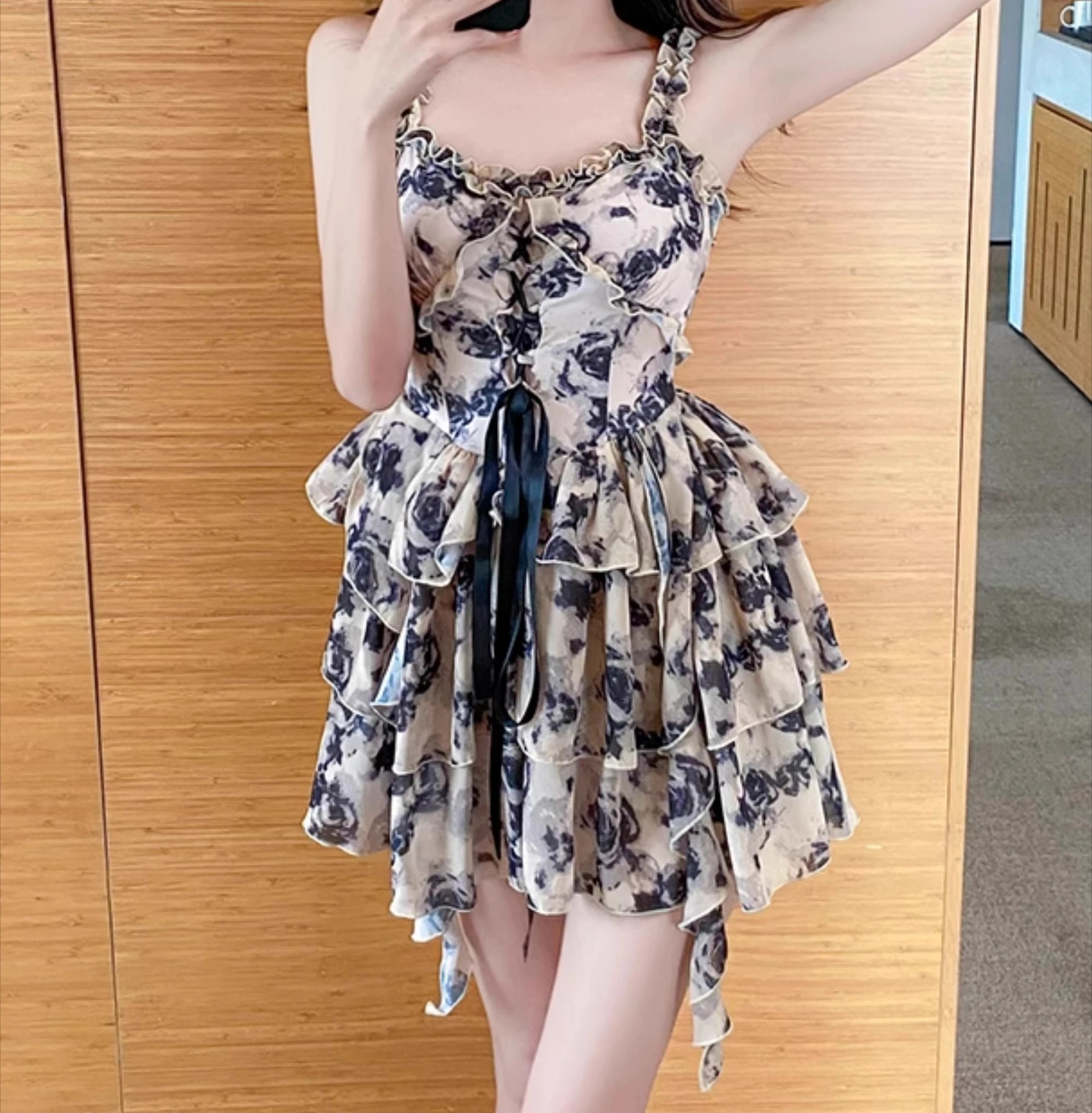 Dulce elegante Floral volantes conservador Retro vestido de pastel con tirantes 2025 nuevo traje de baño de una pieza con cordones de cintura alta para niñas verano