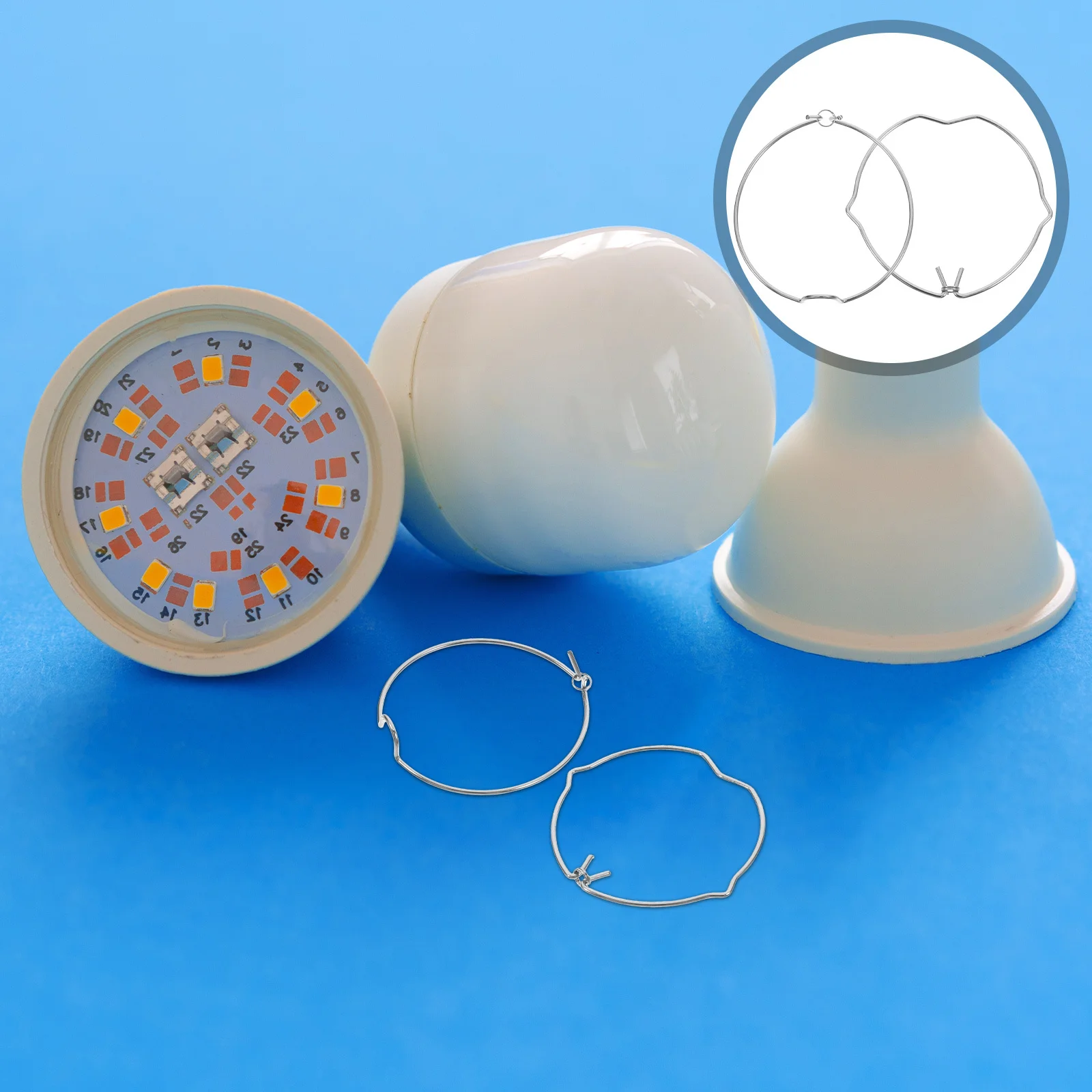 Клипсы для крепления ламп из manganesов стали, легко устанавливаются