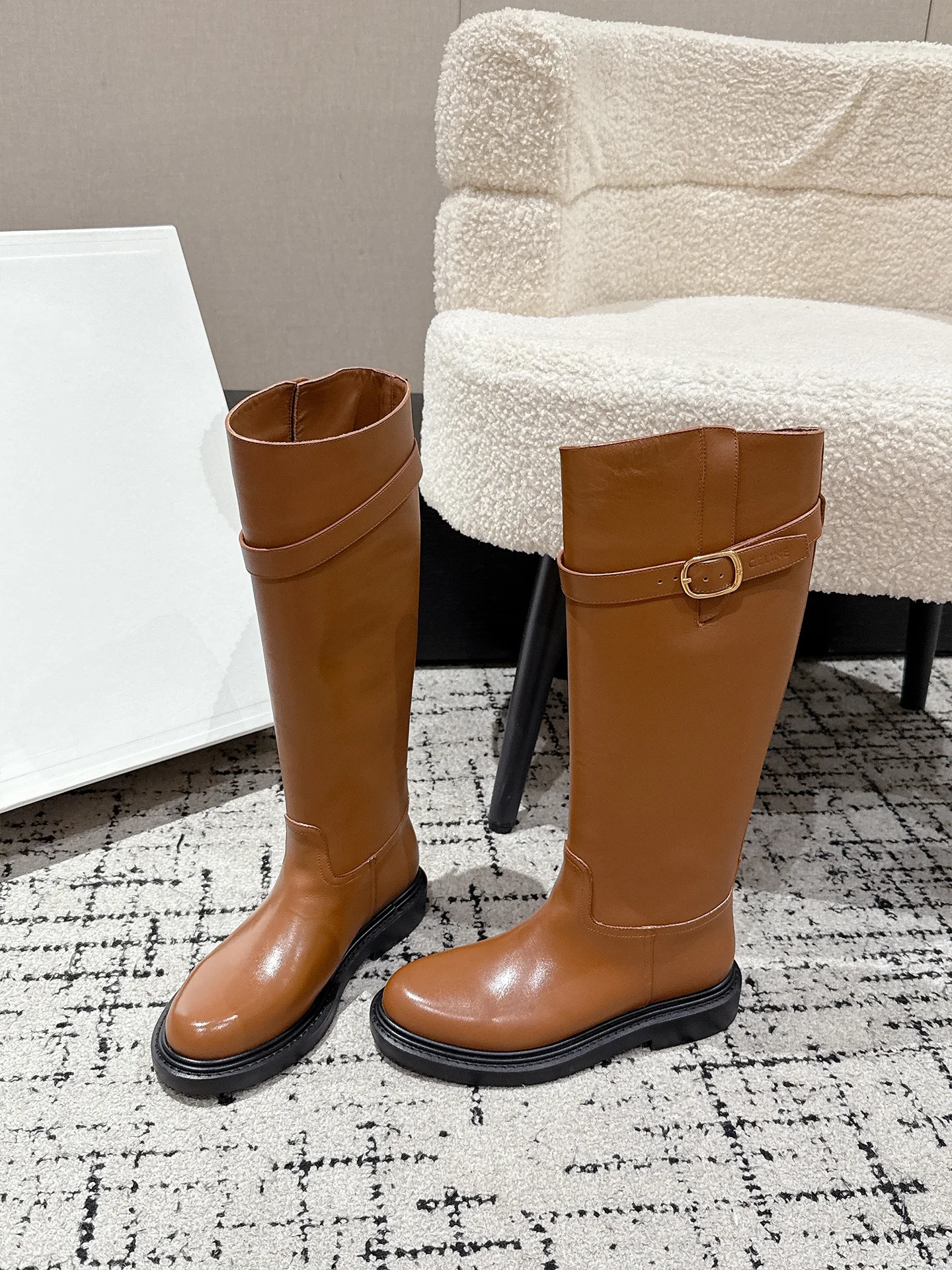 

Новинка 2026, женские сапоги выше колена, туфли на толстой подошве с пряжкой, сапоги из лакированной кожи, модные вечерние повседневные кожаные сапоги