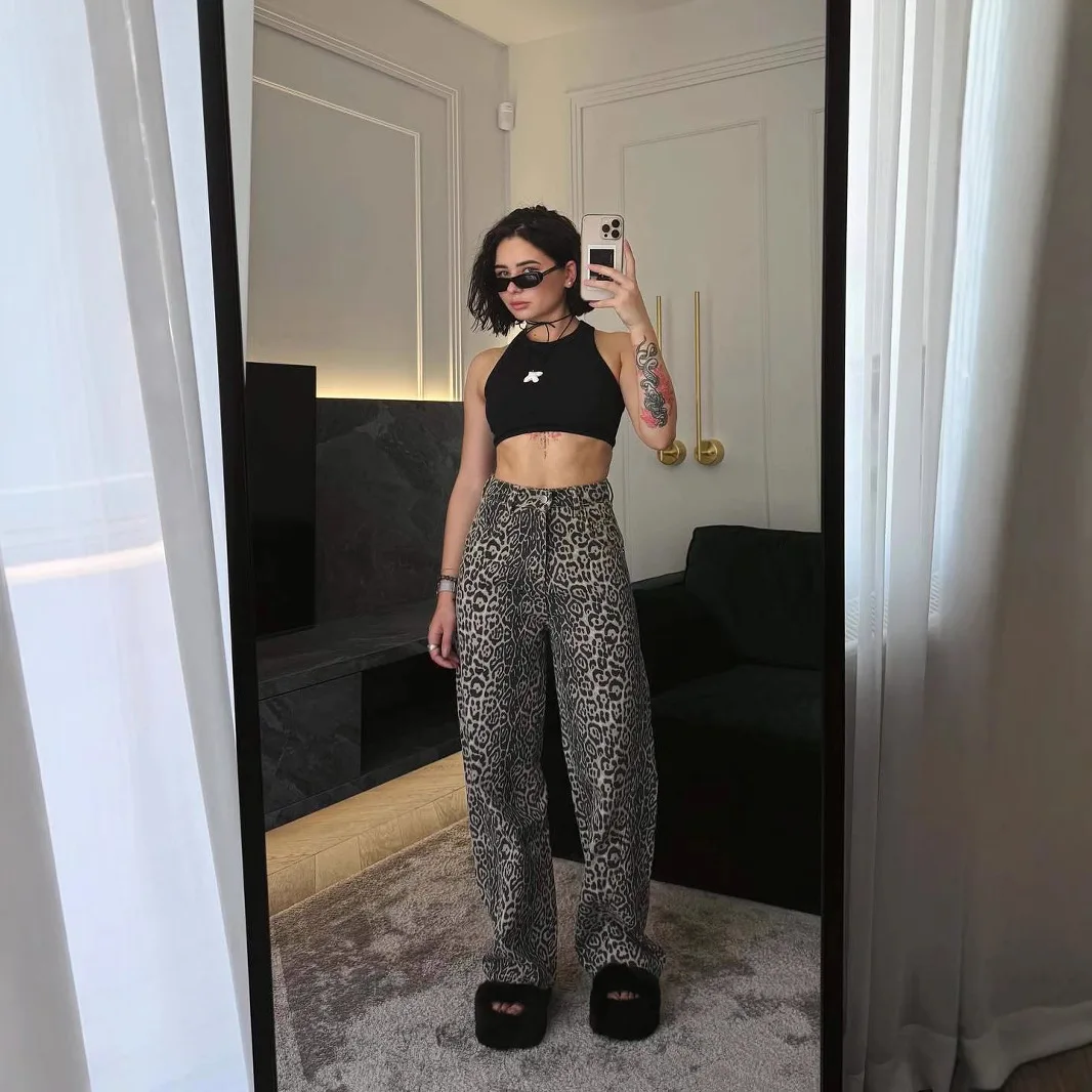 

2025 летние новые модные повседневные универсальные джинсы прямого кроя с леопардовым принтом для женщин